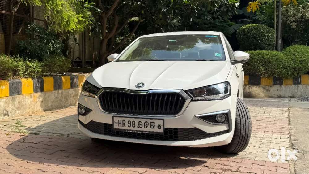 Skoda Slavia Ambition 1.0l Tsi At, 2022, Petrol