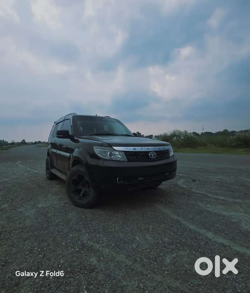 Tata Safari Storme 2017