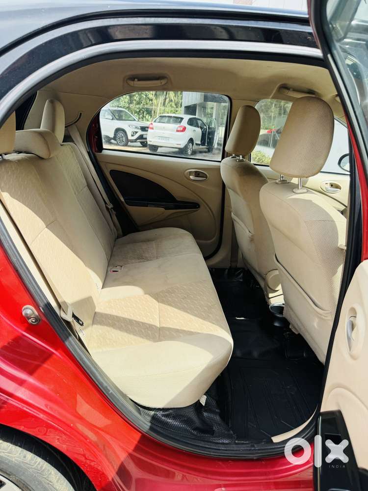 Toyota Etios Liva 1.2 Vx Dual Tone, 2017, Petrol