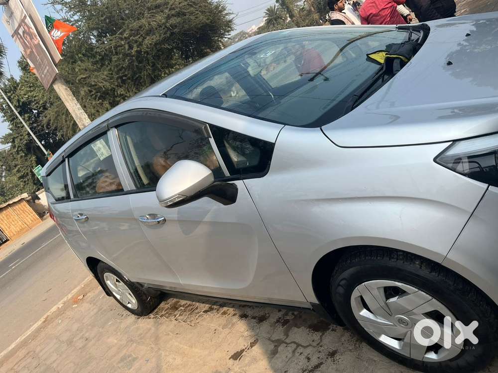 Mahindra Marazzo Diesel 2018