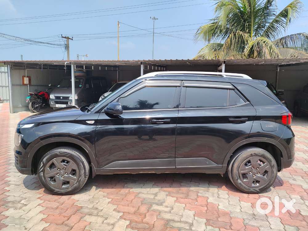 Hyundai Venue, 2023, Petrol