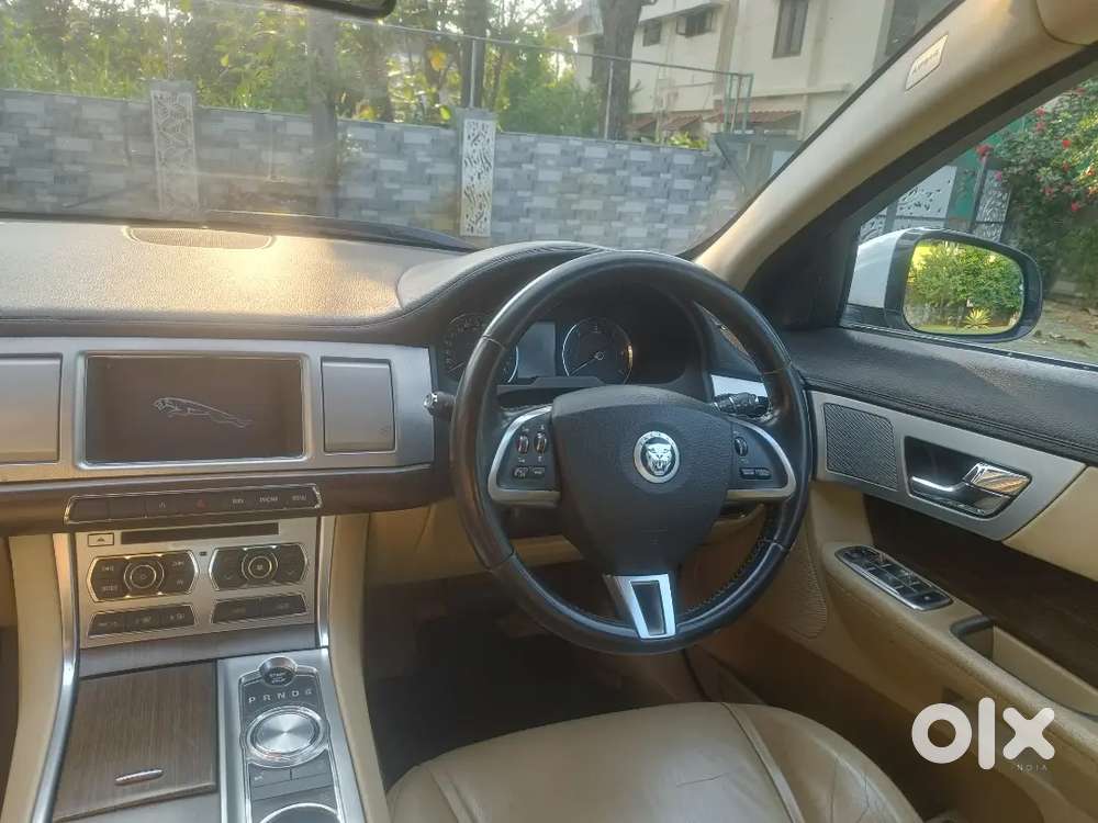 Jaguar Xf 2013 Diesel 81000 Km Driven