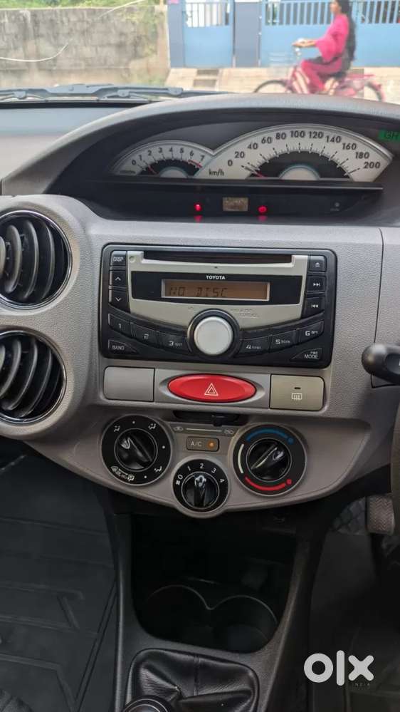 Toyota Etios 1.5 V, 2012, Petrol