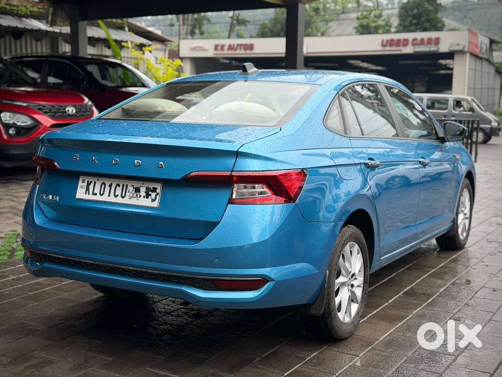 Skoda Slavia Ambition 1.0l Tsi At, 2022, Petrol