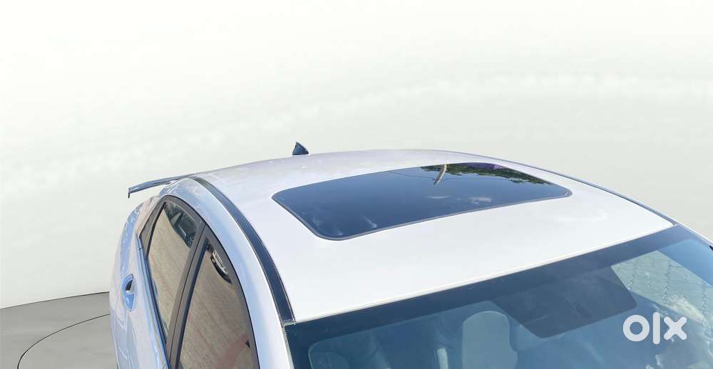 Hyundai Verna 1.5 Mpi Mt Sx (o), 2023, Petrol