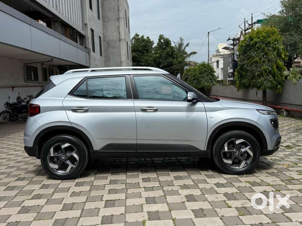 Hyundai Venue 1.0 Sx (o) Turbo Dual Tone, 2022, Petrol