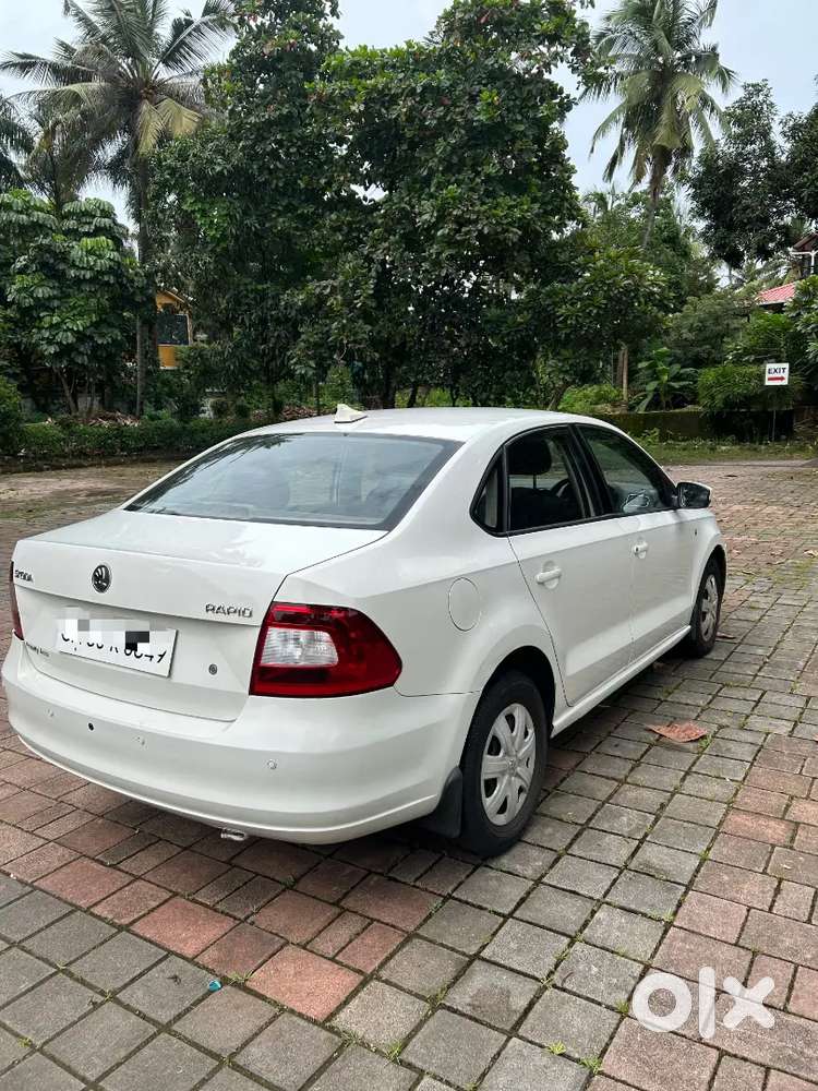 Skoda Rapid 1.6 Ambition Plus 2014