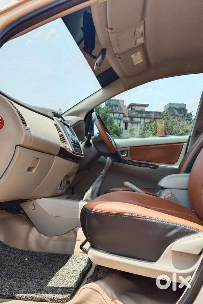 Toyota Innova 2.5 V 8 Str, 2014, Diesel