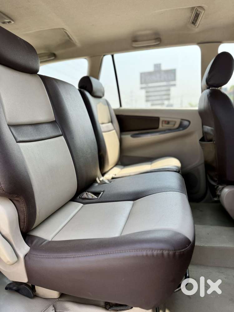 Toyota Innova 2.5 G (diesel) 8 Seater Bs Iv, 2012, Diesel