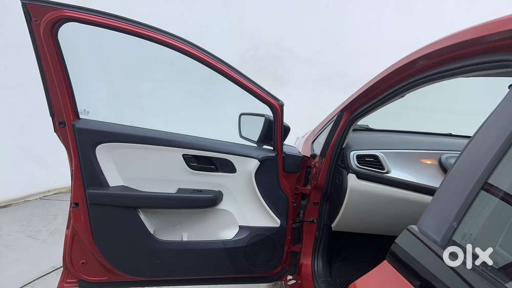 Tata Altroz 1.2 Xt, 2022, Petrol