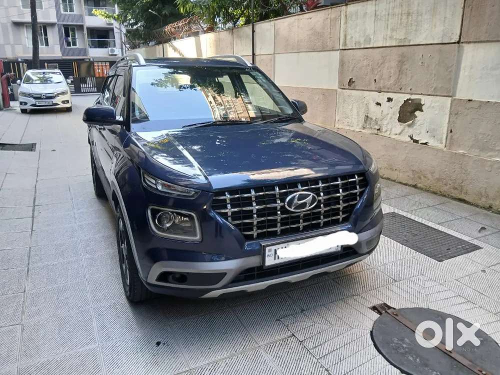 Hyundai Venue 2019 Petrol 35000 Km Driven