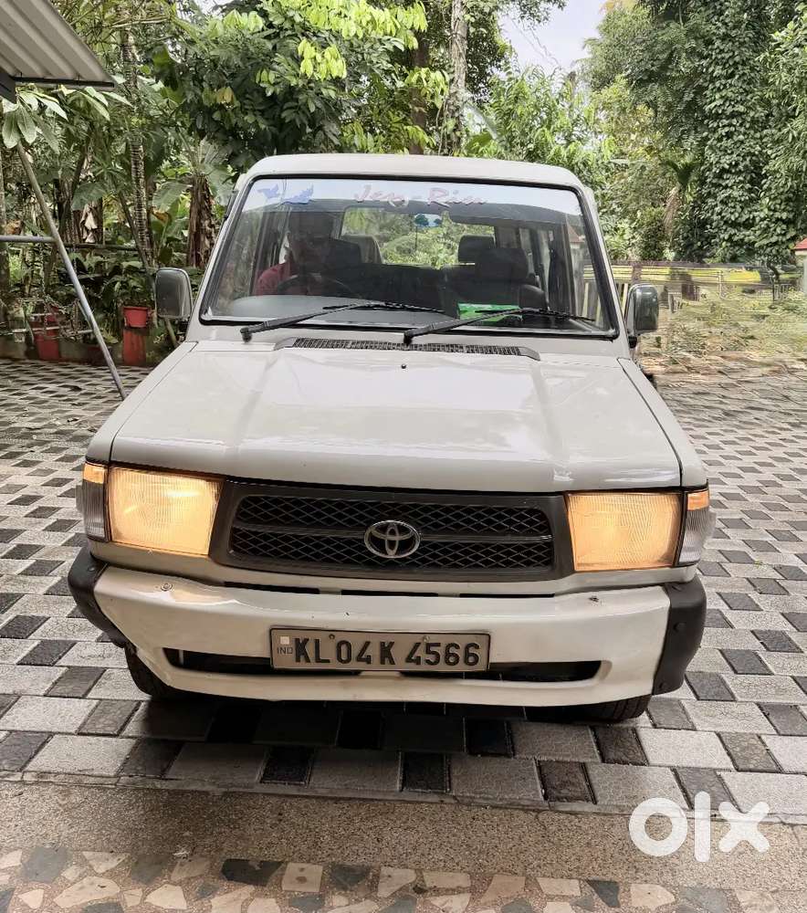 Toyota Qualis