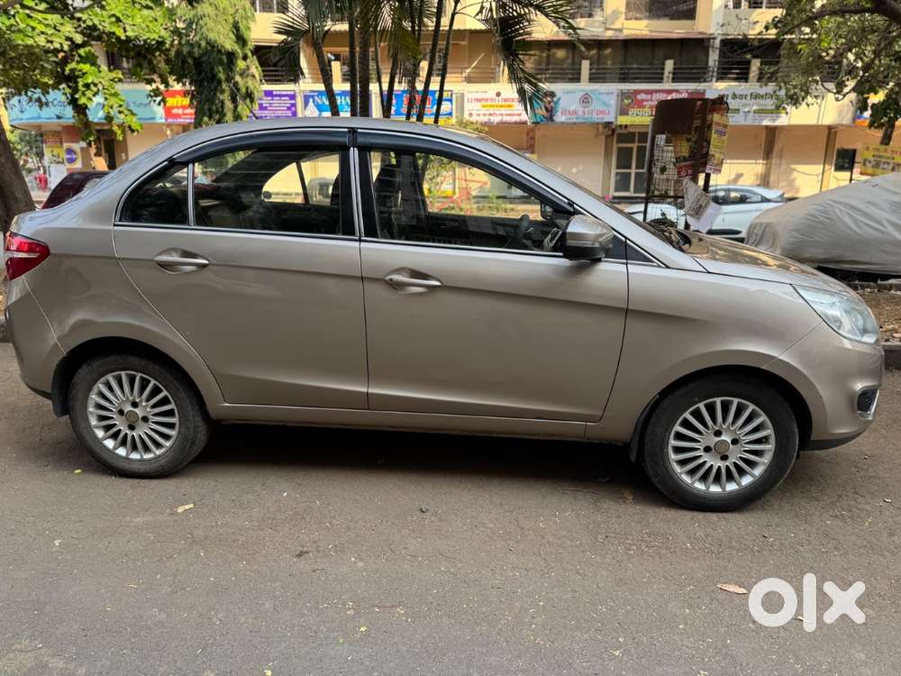 Central Locking, Remote Control , Power Window, Top