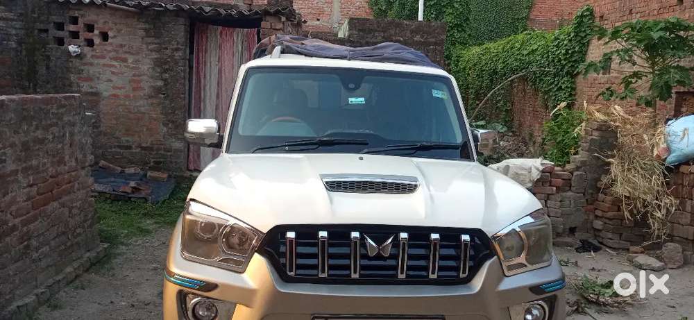Mahindra Scorpio S 10, 2017