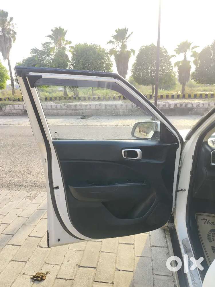Hyundai Venue 2021 Cng & Hybrids 56000 Km Driven