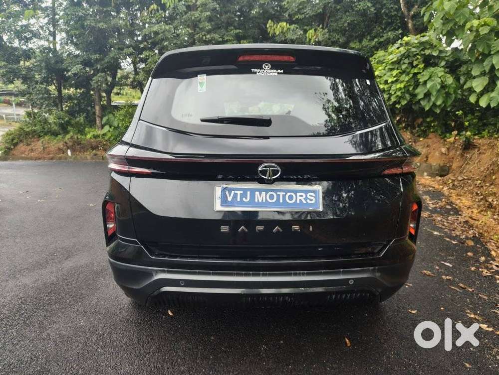 Tata Safari Accomplished Plus Dark Edition At, 2023, Diesel