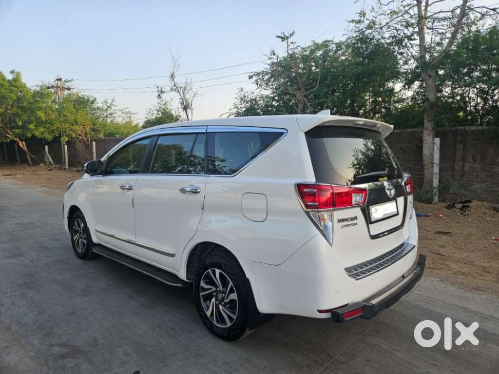 Toyota Innova Crysta [2020-ongoing] 2.4 Gx 8 Str, 2022, Diesel