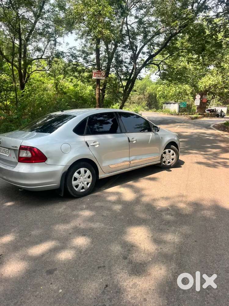Urgent Sale Skoda Rapid 2014 Petrol Well Maintained