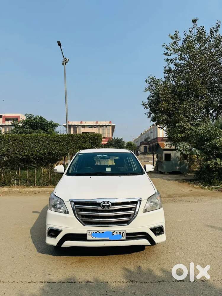 Toyota Innova 2015