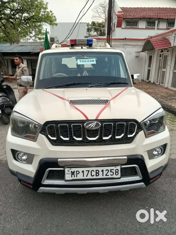 मुझे दूसरी गाड़ी लेना है इसलिए सेल कर रहा हूँ