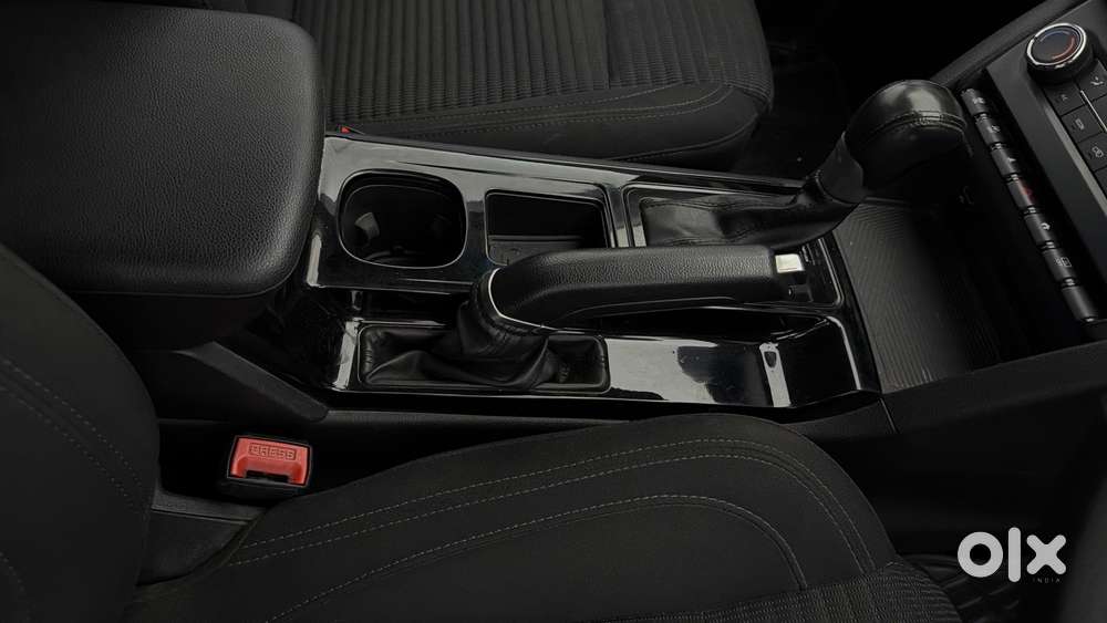 Mahindra Xuv700 2.2 Ax 3 Diesel At 5 Str, 2022, Petrol
