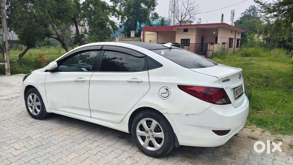 Hyundai Verna Petrol 2012