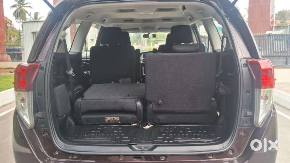 Toyota Innova Crysta 2.4 G Mt 7 Str, 2016, Diesel