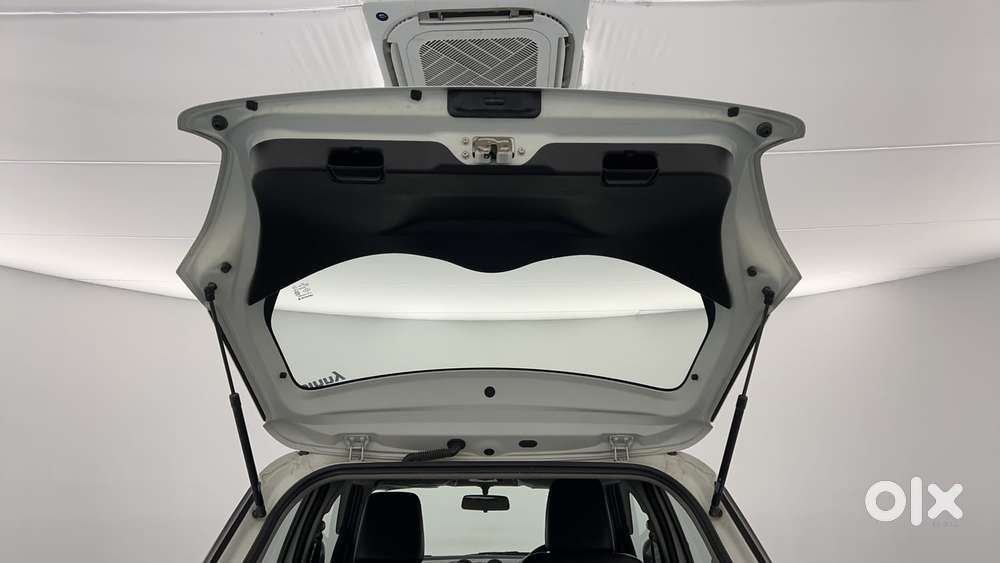 Maruti Suzuki Swift Vvt Vxi, 2021, Petrol