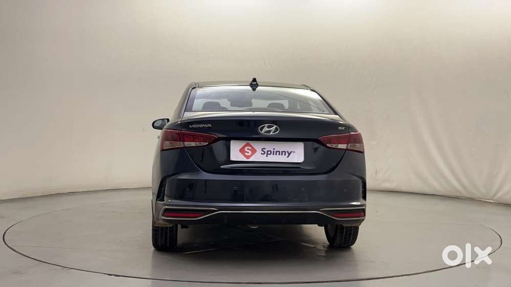 Hyundai Verna 1.5 Sx Vtvt Ivt, 2022, Petrol