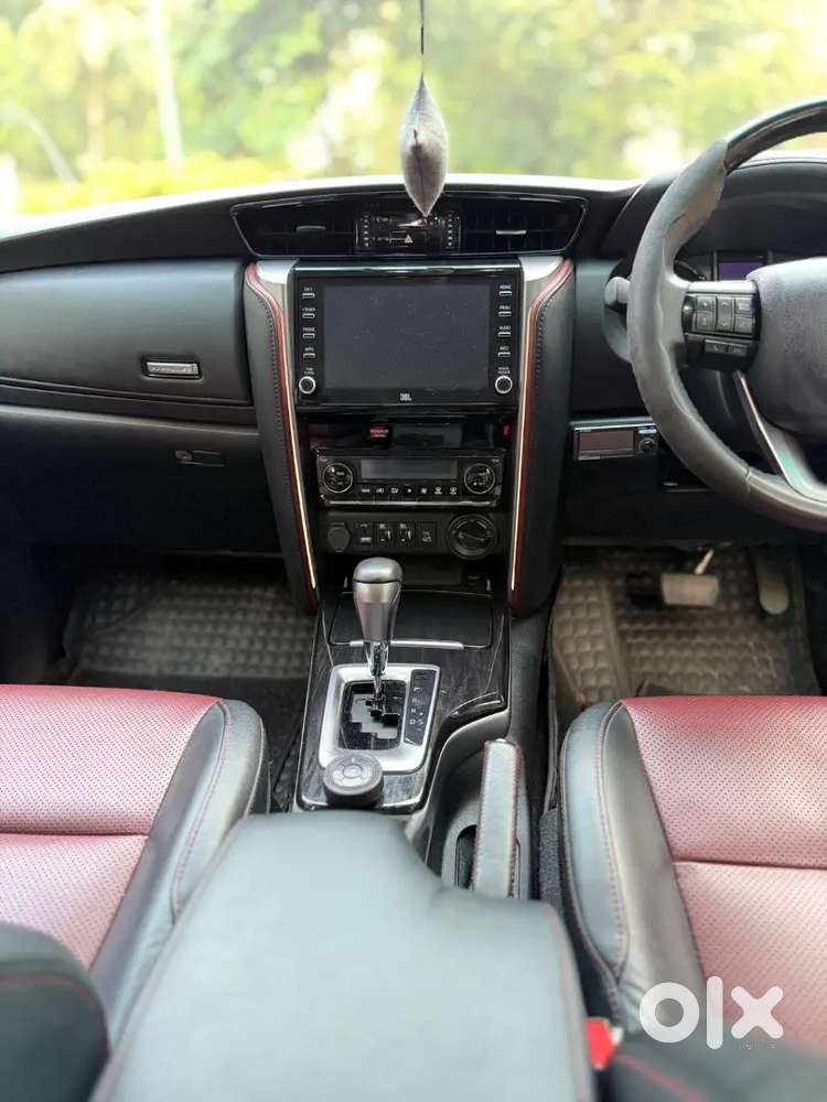 Toyota Fortuner Legender 2022