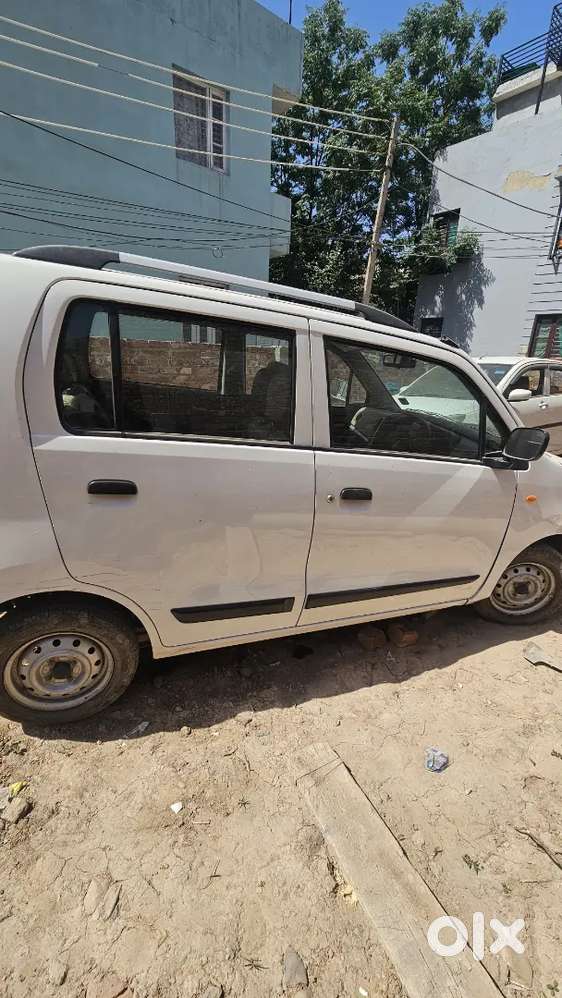 Showroom Condition Car. All Original.  Company Green Cng
