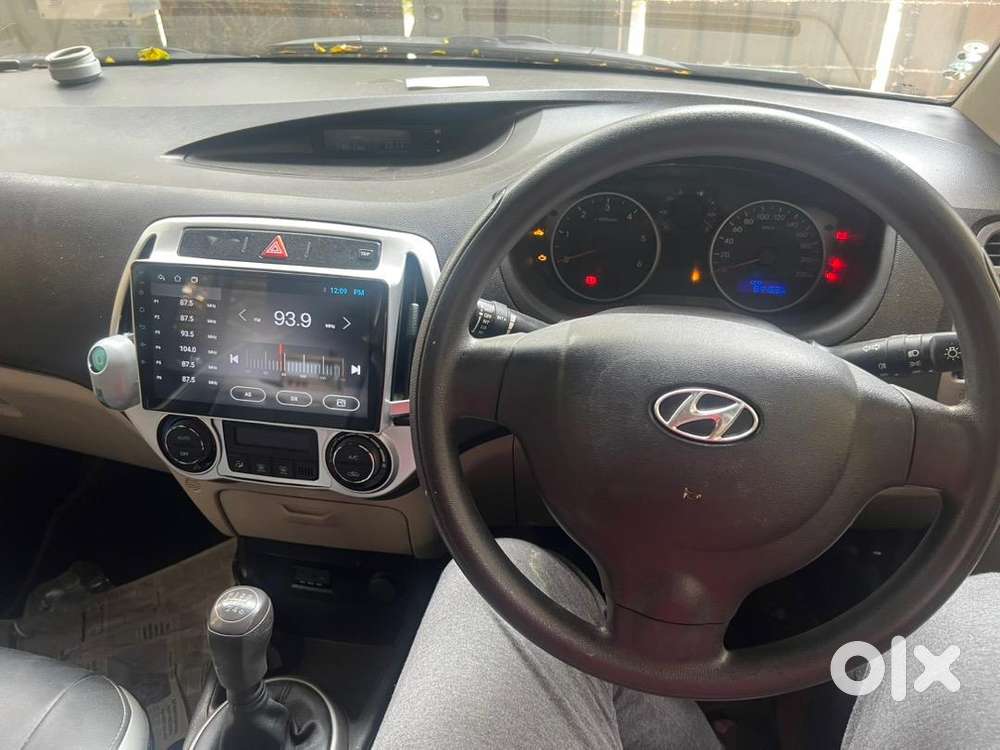 Hyundai I20 2012 Diesel 80000 Km Driven, Brand New Tires