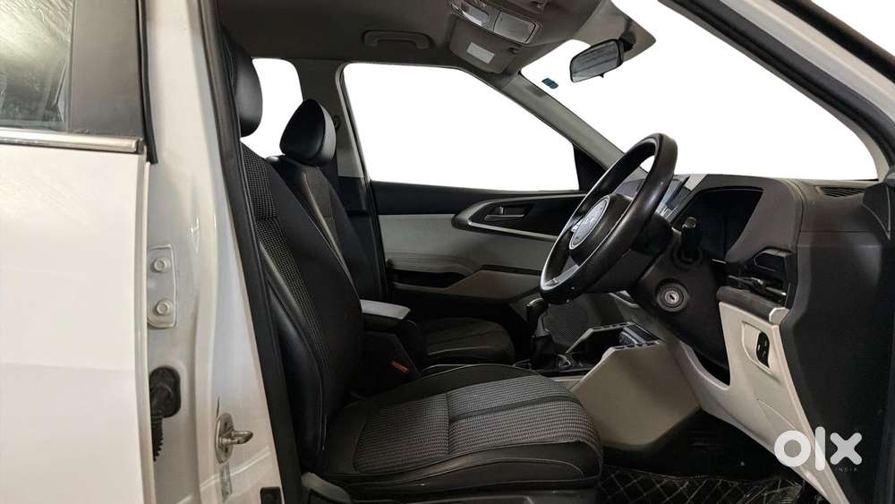Kia Carens 1.5 Prestige 7 Str, 2022, Petrol