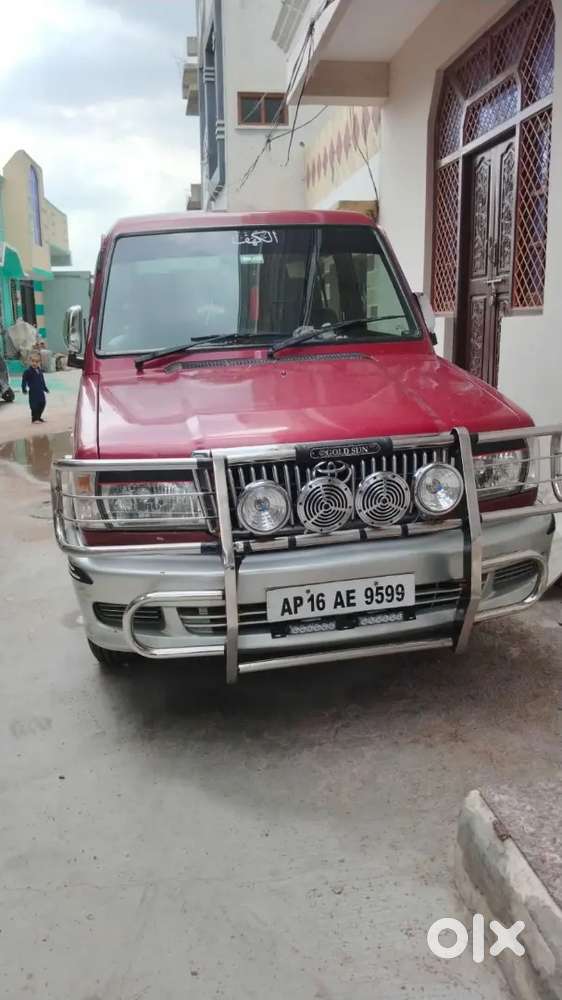 Toyota Qualis 2004 Diesel 160000 Km Driven