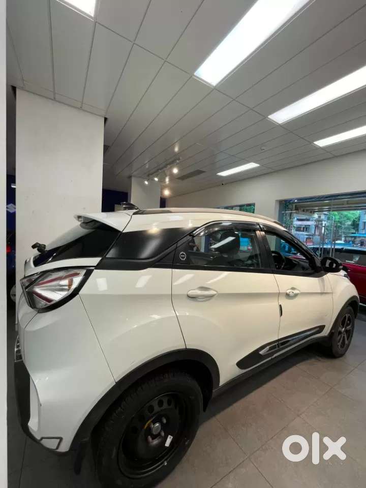 Tata Nexon 1.2 Revotron Xza Plus, 2023, Petrol