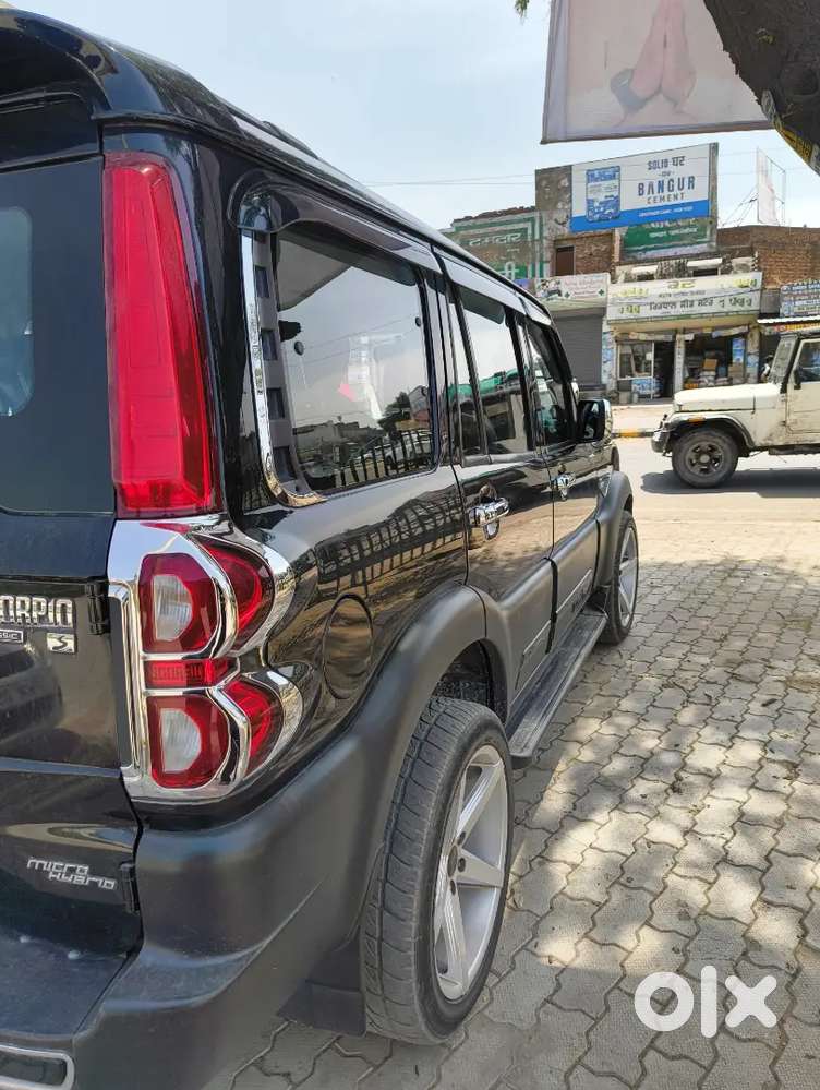 Mahindra Scorpio Classic 2023 Diesel 41000 Km Driven