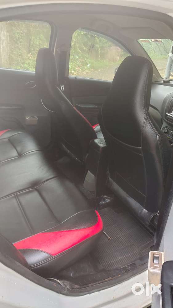 Tata Tigor Xe, 2017, Petrol