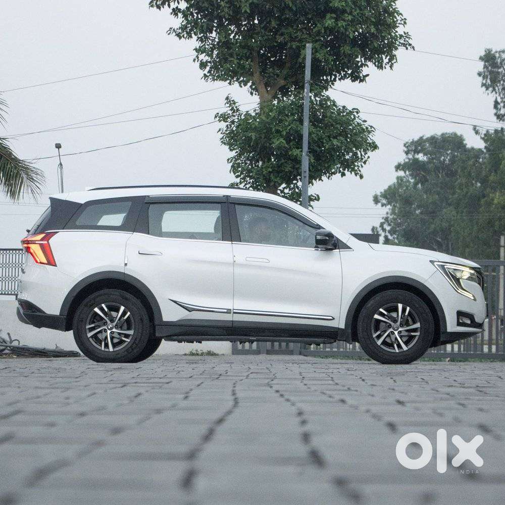 Mahindra Xuv700 2.2 Ax 5 Diesel At 7 Str, 2022, Diesel