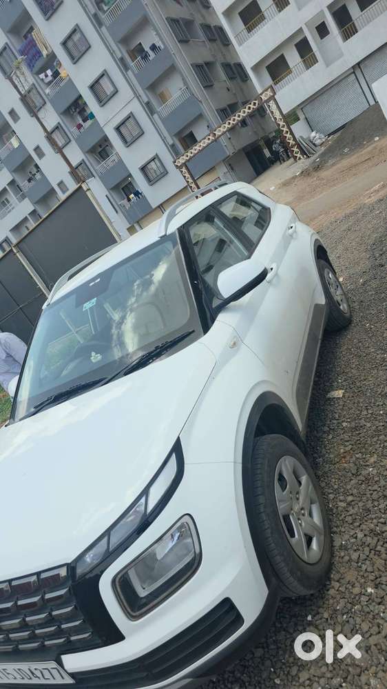 Hyundai Venue 2023 Petrol Well Maintained