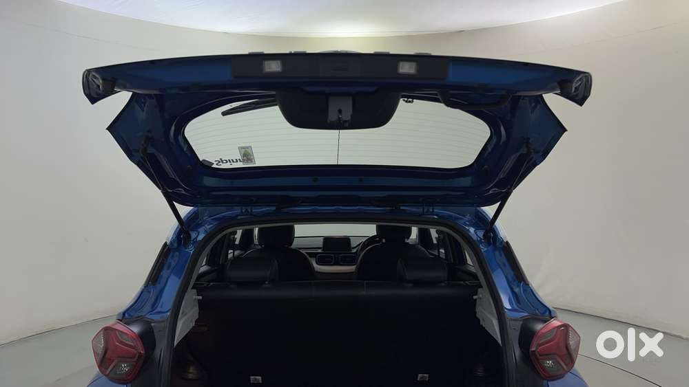 Tata Punch 1.2 Revotron Creative Dual Tone, 2022, Petrol
