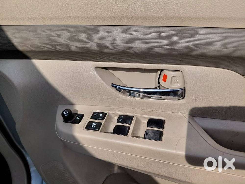 Maruti Suzuki Ertiga Vxi At Petrol, 2023, Petrol