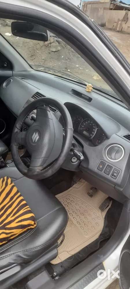 Maruti Suzuki Swift Dzire 2011
