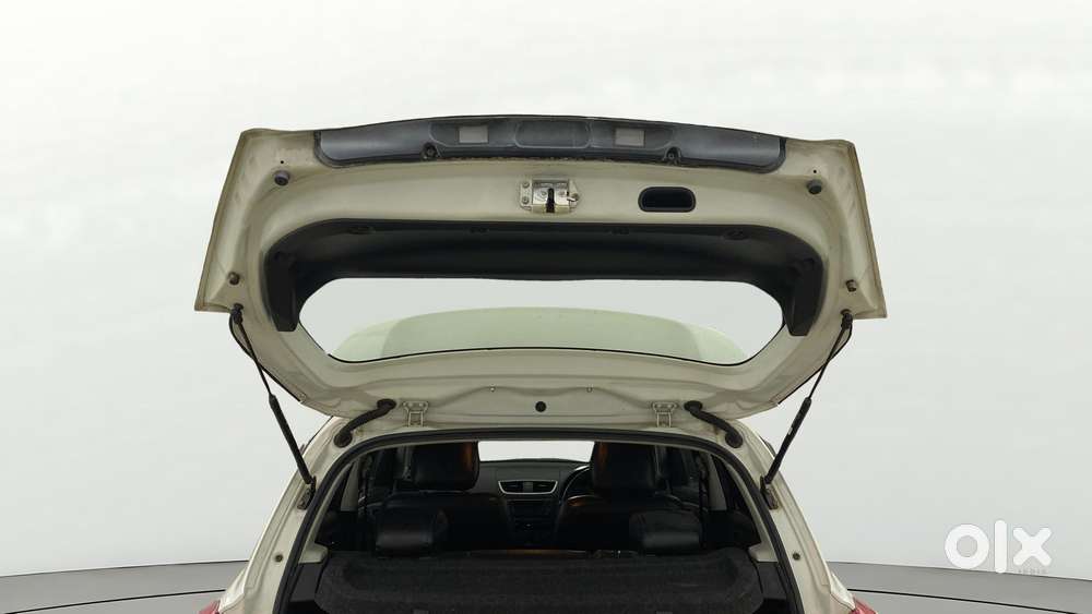 Maruti Suzuki Swift Vxi, 2016, Petrol