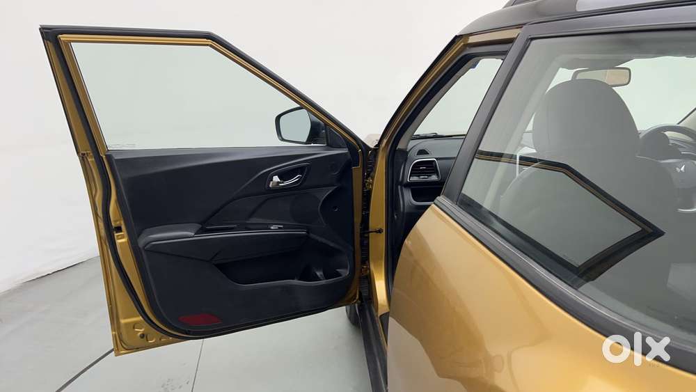 Mahindra Xuv300 W8 Option, 2022, Petrol