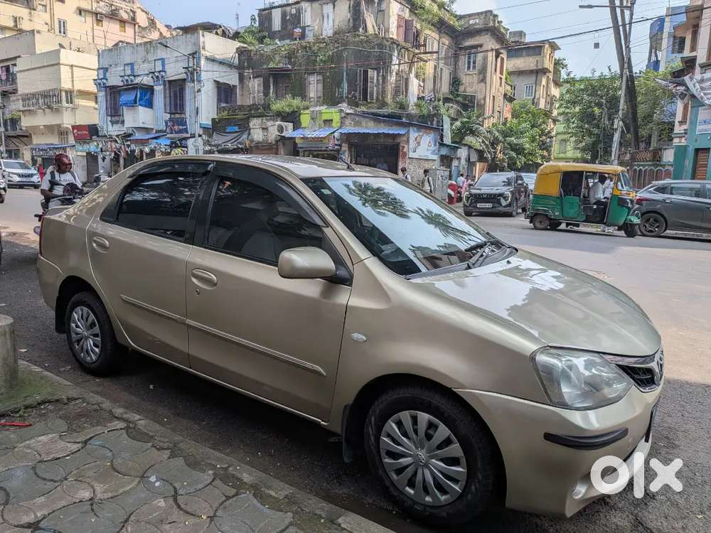 Toyota Etios 1.5g | Infotainment System + Camera + Parking Sensor