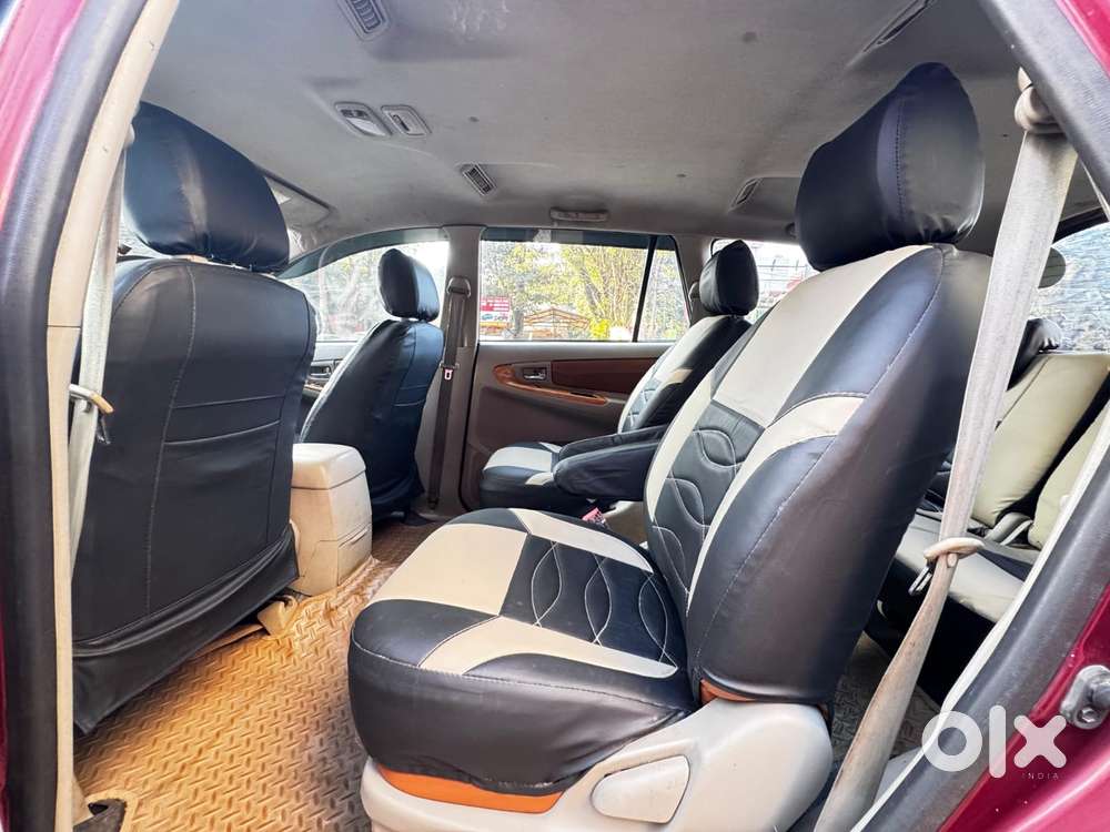 Toyota Innova 2.5 V 7 Str, 2010, Diesel