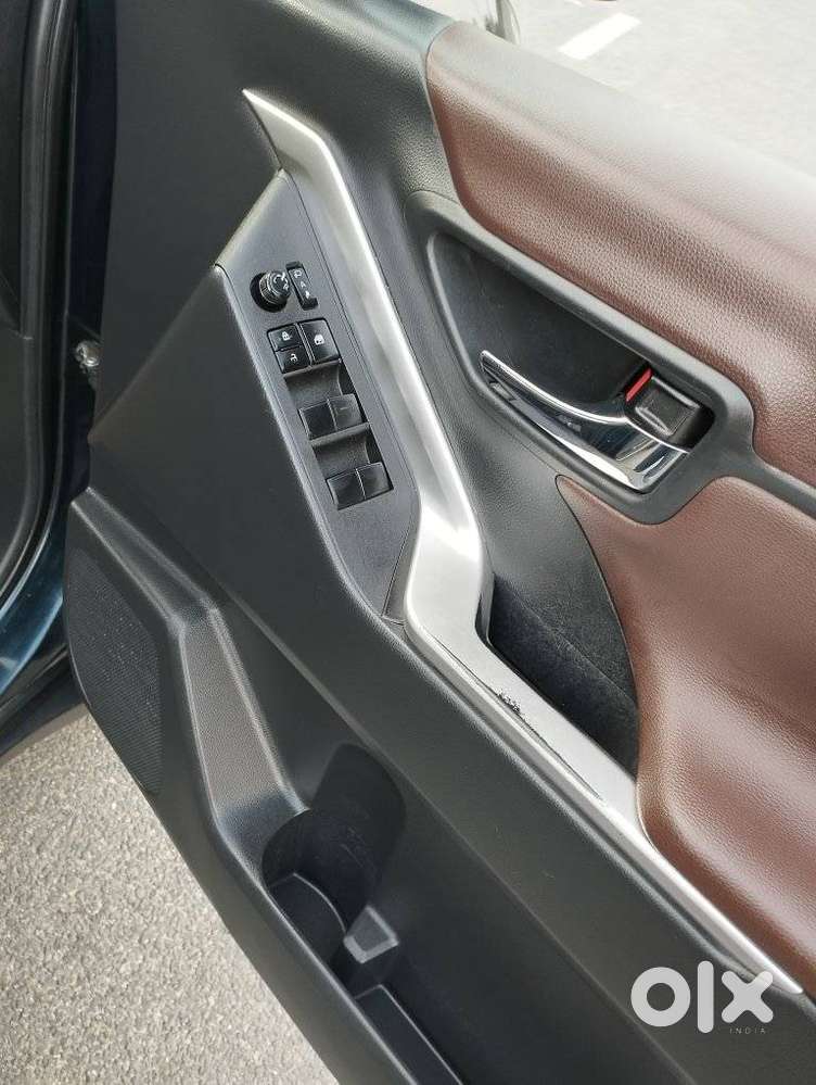 Toyota Innova Hycross 2.0 Vx Hybrid 8 Str, 2023, Petrol