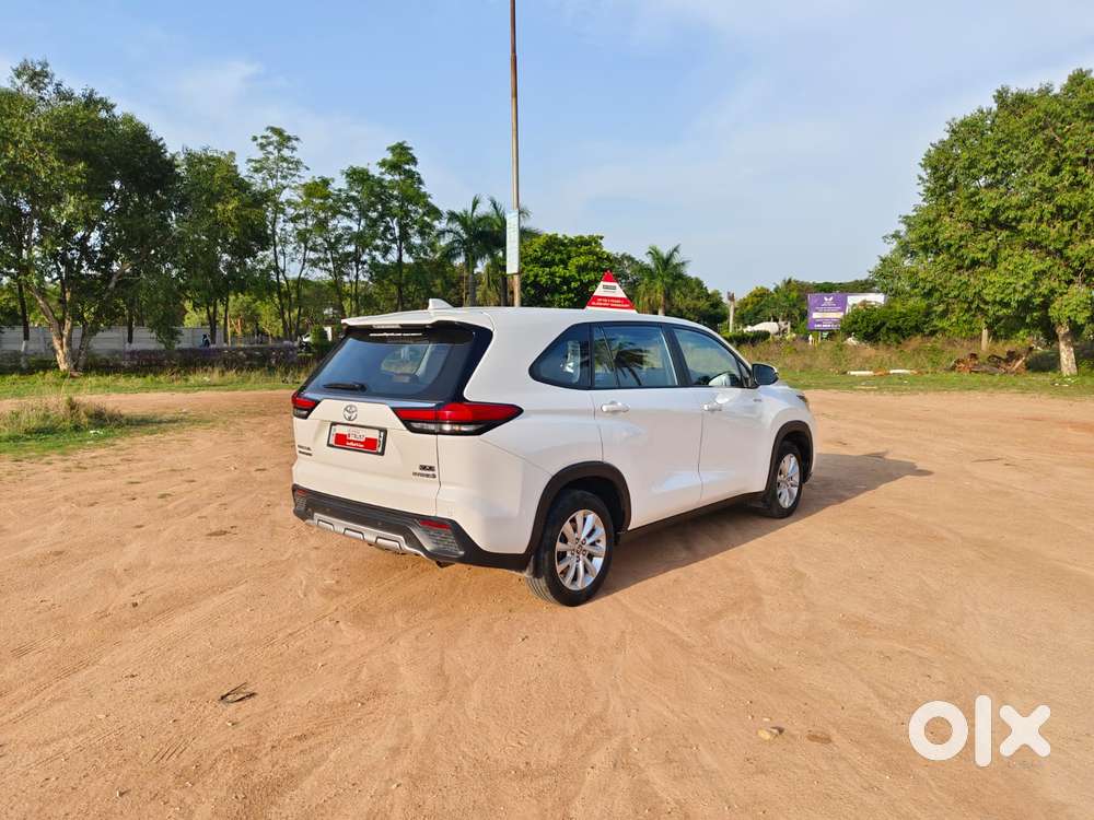 Toyota Innova Hycross 2.0 Vx Hybrid 7 Str, 2024, Petrol