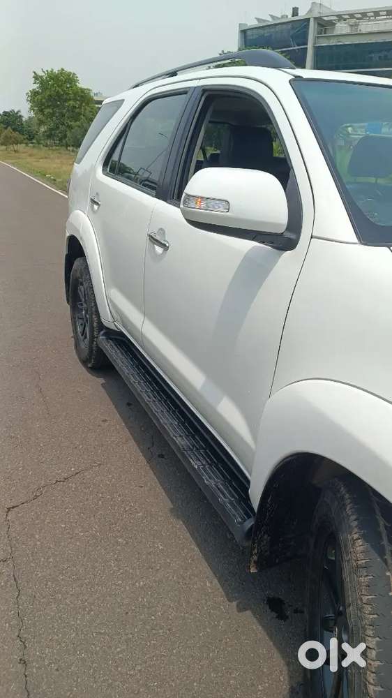 Toyota Fortuner 2015 Diesel 176000 Km Driven