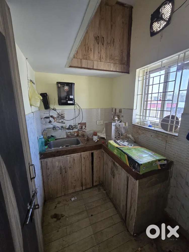 1hall attached kitchen independent with terrace near 10no. Stop